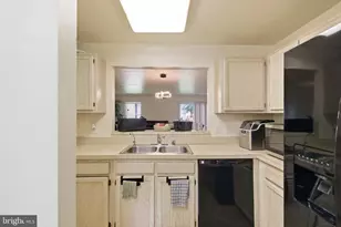 4240 Applegate Ln, Suitland, MD 20746 - Photo 16