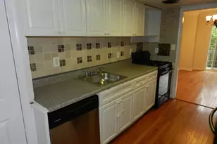 5956 Westchester Park Dr, College Park, MD 20740 - Photo 4