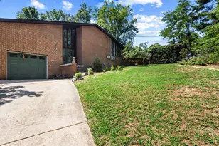 1811 Clayton Dr, Oxon Hill, MD 20745 - Photo 2