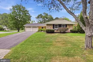 12504 Kavanaugh Ln, Bowie, MD 20715 - Photo 2