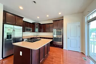 8912 Tower Pl, Lanham, MD 20706 - Photo 10