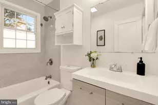9101 48th Pl, College Park, MD 20740 - Photo 14
