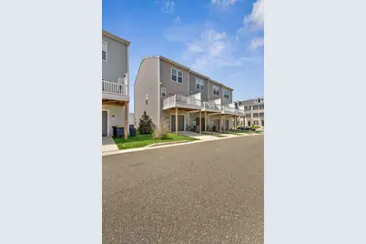 2766 Lanham Hill Circle, Upper Marlboro, MD 20774 - Photo 4