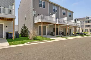 2766 Lanham Hill Cir, Upper Marlboro, MD 20774 - Photo 4