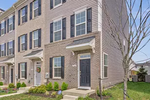 2766 Lanham Hill Cir, Upper Marlboro, MD 20774 - Photo 2