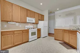 9903 Stonewood Ct, Upper Marlboro, MD 20772 - Photo 4