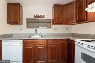 2406 Rosecroft Ct, Oxon Hill, MD 20745 - Photo 6