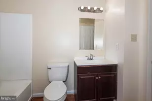 2406 Rosecroft Ct, Oxon Hill, MD 20745 - Photo 16