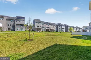 1042 Highpoint Trl, Laurel, MD 20707 - Photo 4