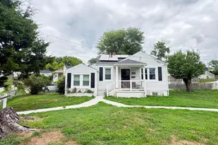 1301 Chapelwood Ln, Capitol Heights, MD 20743 - Photo 2