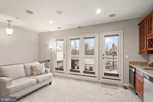 517 Overlook Park Dr, Oxon Hill, MD 20745 - Photo 32