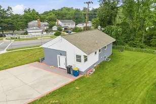 8300 Cathedral Ave, New Carrollton, MD 20784 - Photo 36