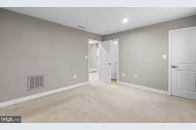 6100 Northwest Drive, Hyattsville, MD 20782 - Photo 30