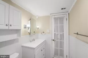 6034 Westchester Park Dr, College Park, MD 20740 - Photo 20