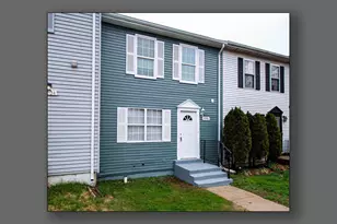 1206 Castlehaven Ct, Capitol Heights, MD 20743 - Photo 2