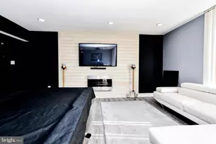 10208 Prince Pl, Upper Marlboro, MD 20774 - Photo 4
