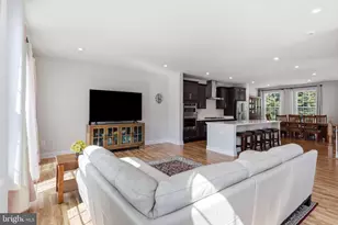 10851 Foxtrot Cir, Upper Marlboro, MD 20772 - Photo 8