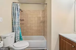 6233 E Hil Mar Cir, District Heights, MD 20747 - Photo 28