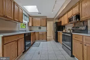 12604 Bunting Ln, Bowie, MD 20715 - Photo 16