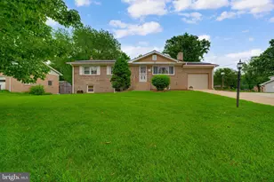 11729 Redwood Dr E, Brandywine, MD 20613 - Photo 2