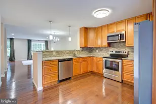 10317 Broom Ln, Lanham, MD 20706 - Photo 14