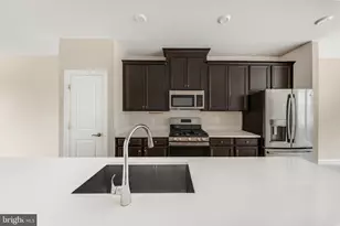 3525 Carnaby St, Hyattsville, MD 20782 - Photo 12
