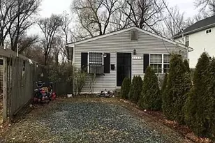 1304 Doewood Ln, Capitol Heights, MD 20743 - Photo 2