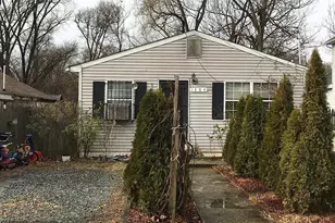 1304 Doewood Ln, Capitol Heights, MD 20743 - Photo 2