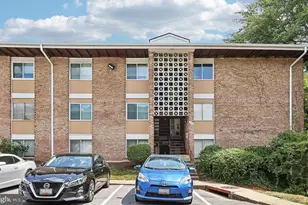 526 Wilson Bridge Dr, Oxon Hill, MD 20745 - Photo 2