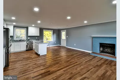 5812 Suitland Road #(MAIN LEVEL), Suitland, MD 20746 - Photo 2