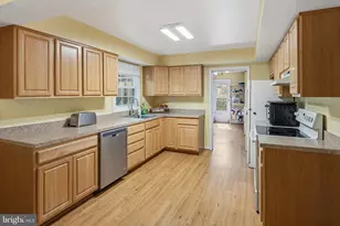 2921 Barrister Ln, Bowie, MD 20715 - Photo 10