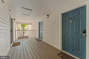 8951 Town Center Cir, Upper Marlboro, MD 20774 - Photo 4