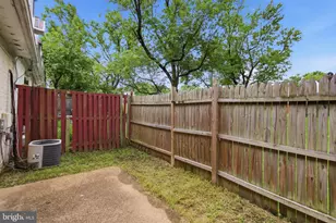 1924 Dutch Village Dr, Hyattsville, MD 20785 - Photo 34