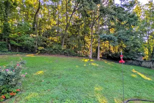 8 Empire Pl, Greenbelt, MD 20770 - Photo 4
