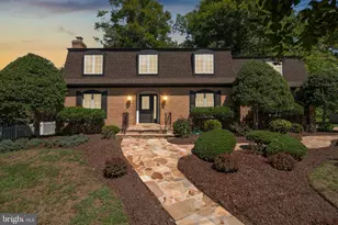 221 Surrey Circle Dr S, Fort Washington, MD 20744 - Photo 2