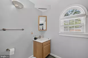 16201 Pond Meadow Ln, Bowie, MD 20716 - Photo 18