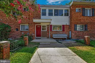 915 E Meadows Ct, Oxon Hill, MD 20745 - Photo 1