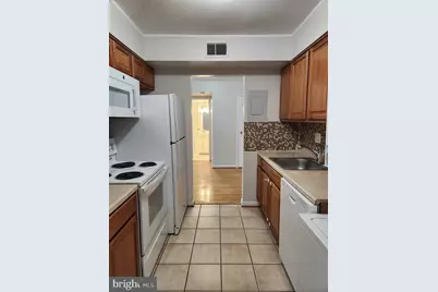 6932 Hanover Parkway #303, Greenbelt, MD 20770 - Photo 6