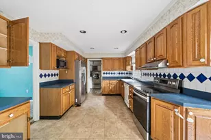 12801 Beaverdale Ln, Bowie, MD 20715 - Photo 18