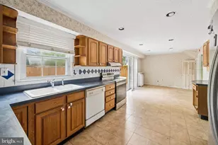 12801 Beaverdale Ln, Bowie, MD 20715 - Photo 22