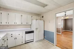 924 Nichols Dr, Laurel, MD 20707 - Photo 12
