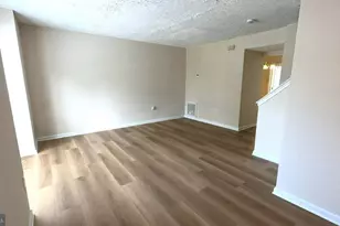 2431 W Rosecroft Village Cir, Oxon Hill, MD 20745 - Photo 6