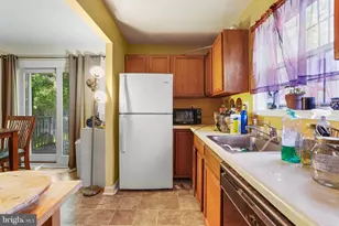 908 Cypresstree Pl, Capitol Heights, MD 20743 - Photo 14