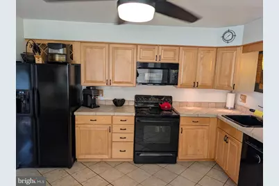 5201 Oahu Court, Temple Hills, MD 20748 - Photo 4