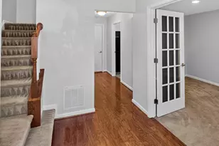 5363 S Center Dr, Greenbelt, MD 20770 - Photo 4
