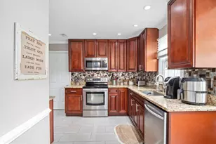 13908 Amberly Ct, Bowie, MD 20720 - Photo 12