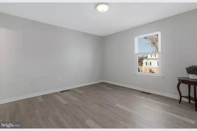 5004 Roanoke Place, College Park, MD 20740 - Photo 6