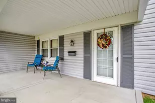 12618 Millstream Dr, Bowie, MD 20715 - Photo 4