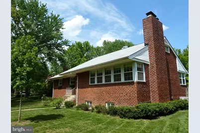 6801 Wells Parkway, University Park, MD 20782 - Photo 2