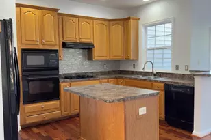 12429 Gladys Retreat Cir, Bowie, MD 20720 - Photo 4